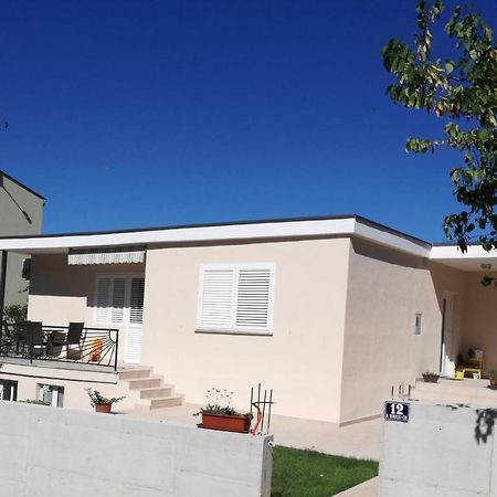 Appartement Apartman Anni à Poreč Extérieur photo